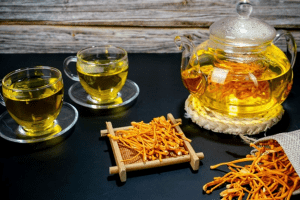 Cách dùng đông trùng hạ thảo được yêu thích là pha trà