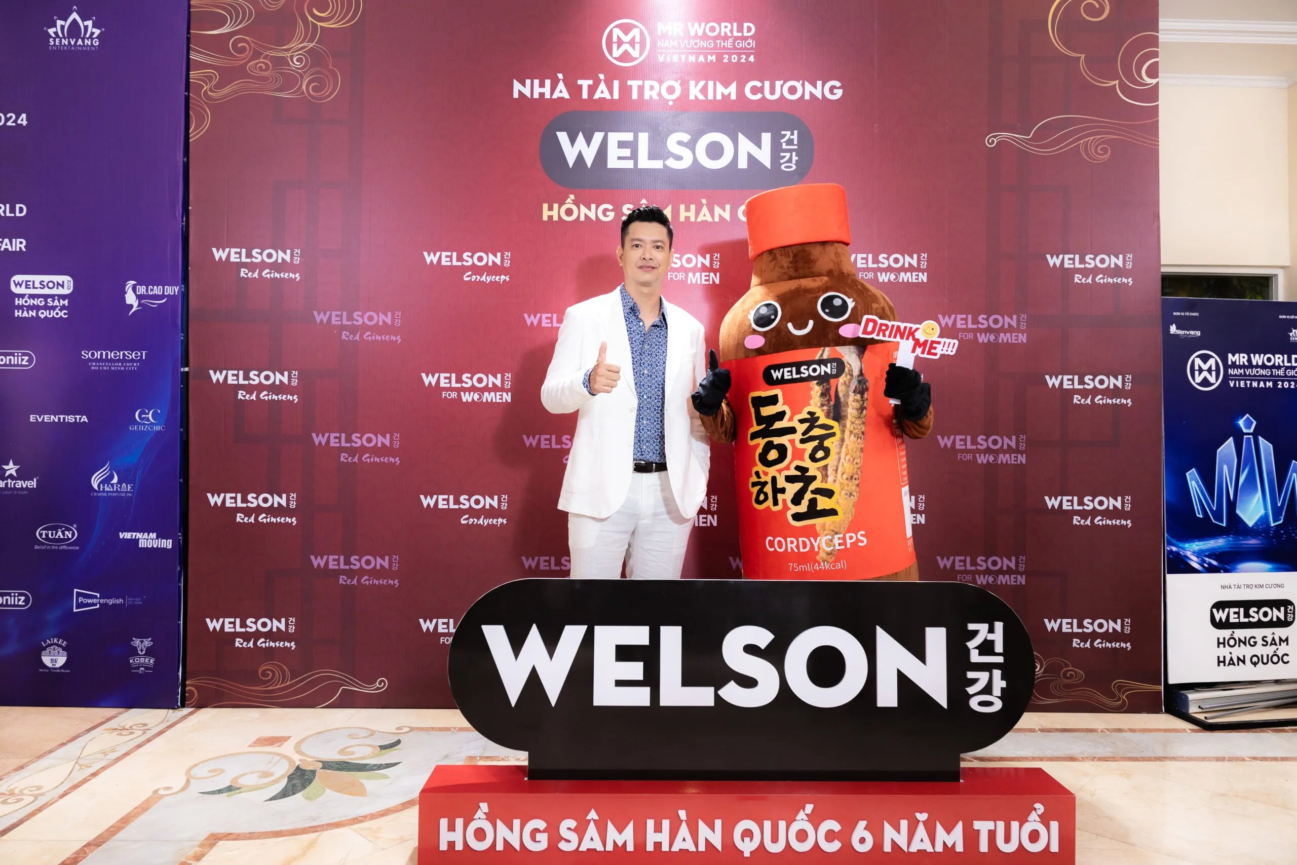 Doctor Cao Duy xuất hiện tại booth Welson
