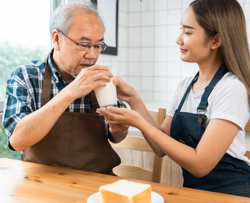 Sữa dành cho người lớn tuổi sẽ cung cấp nhiều dưỡng chất