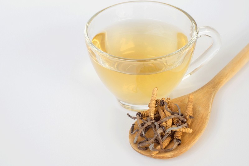 Đông trùng hạ thảo dạng nước hoặc cao lỏng