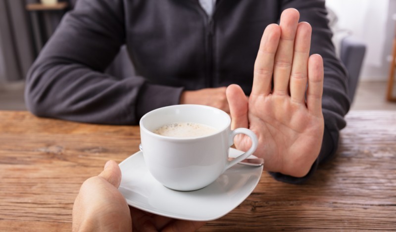 Tránh xa năng lượng “giả” từ caffeine và đường tinh luyện