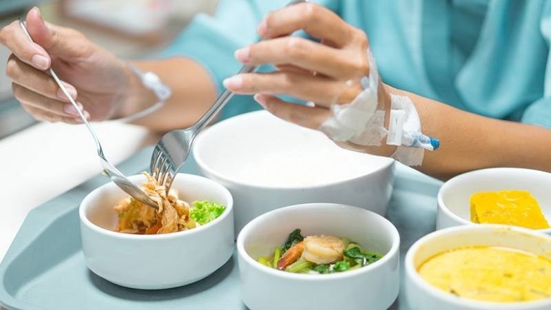 Tại sao cần kiêng ăn sau khi cắt bao quy đầu?