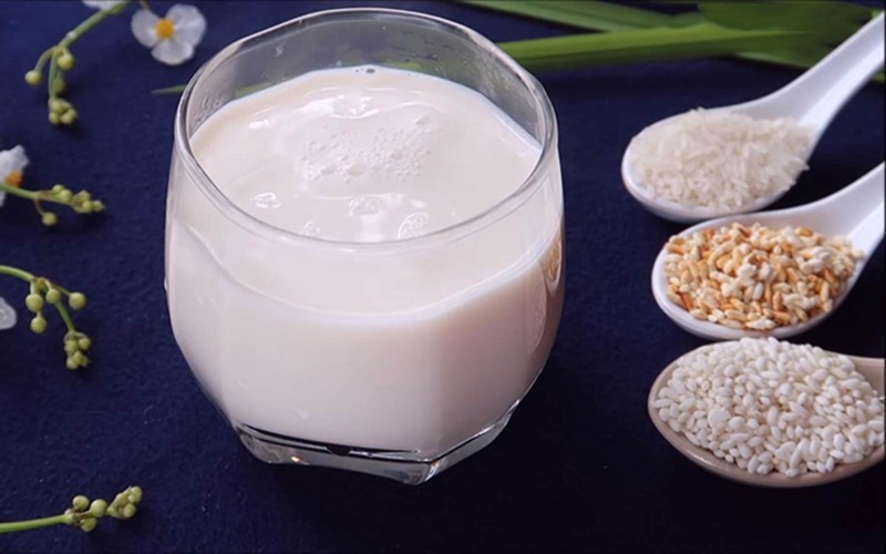 Nước gạo rang/nước muối đường tự pha