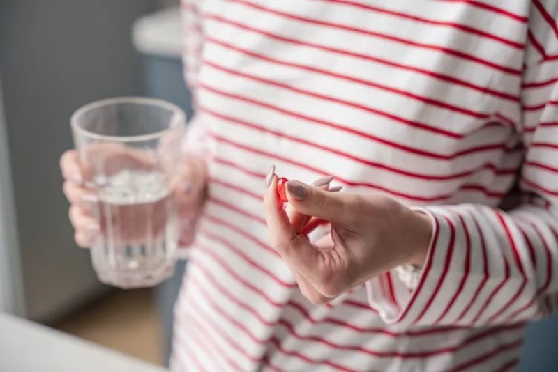 Đằng Sau Một Viên Vitamin Tổng Hợp Cho Nữ: Không Chỉ Là Bảng Thành Phần
